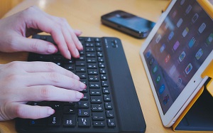 ��l��炵�̎��̎؋��̎x���o���Ȃ��l�̑��k